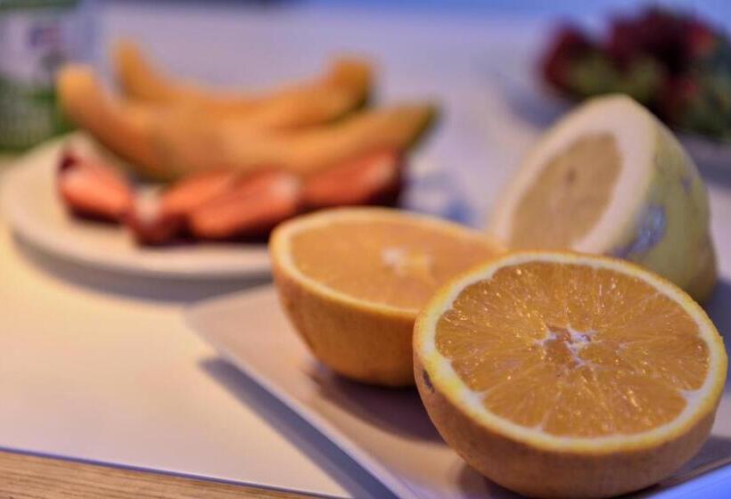 پانسیون La Tortorella Room & Apartment