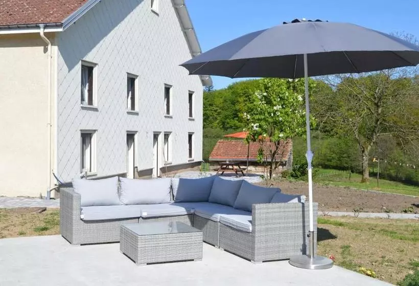 ベッドアンドブレックファースト Chambres Et Table D Hôtes La Trottelée