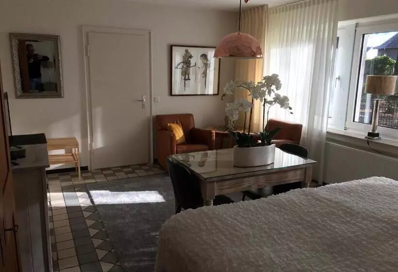 Bed & Breakfast Haus Unter Den Linden