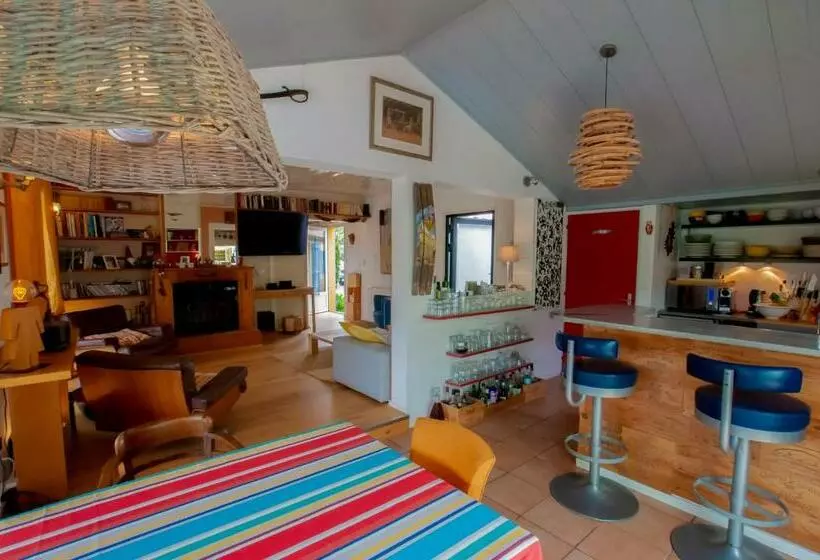 Les Yeux Bleus Bed & Breakfast