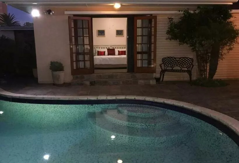 ペンション At Sta Plus Guest House