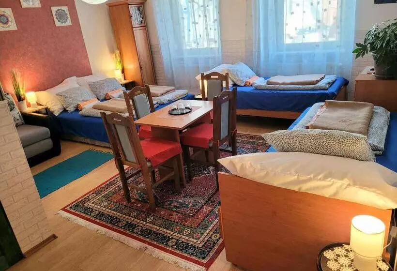 پانسیون Brindza Vendégház