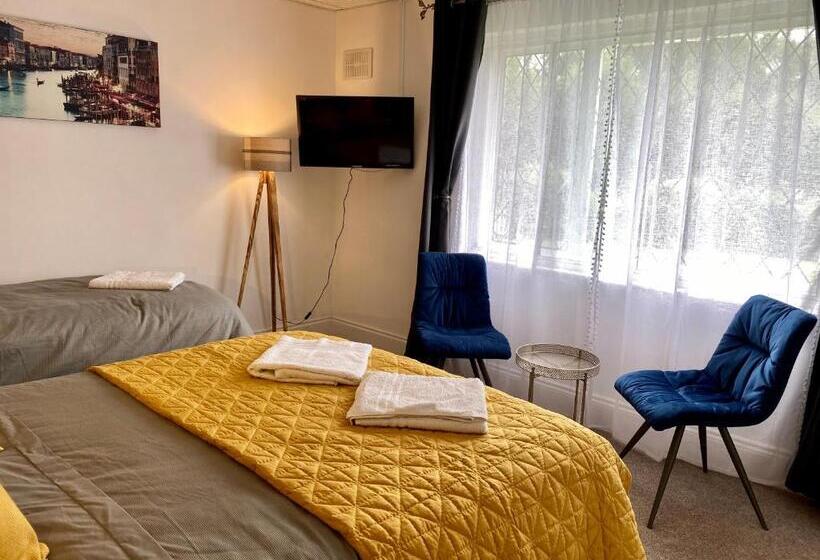 تختخواب و صبحانه Charde Guest House