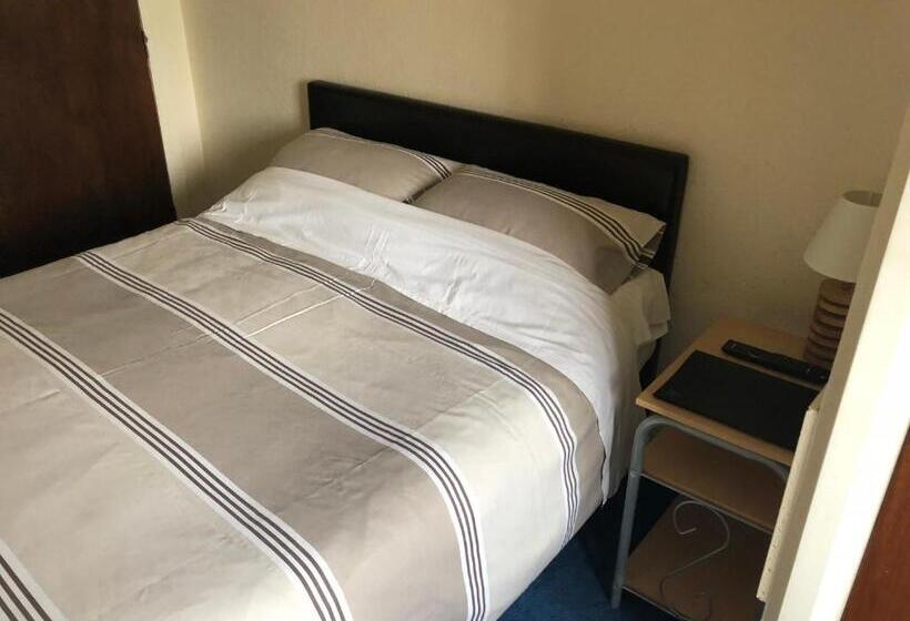 تختخواب و صبحانه Charde Guest House