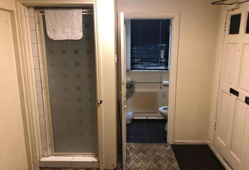 تختخواب و صبحانه Charde Guest House