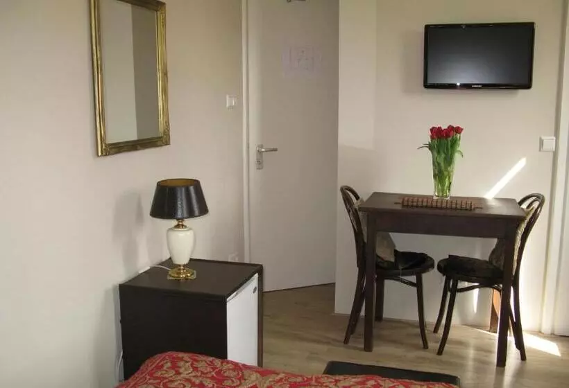 Bed & Breakfast Pension Zee En Duinzicht