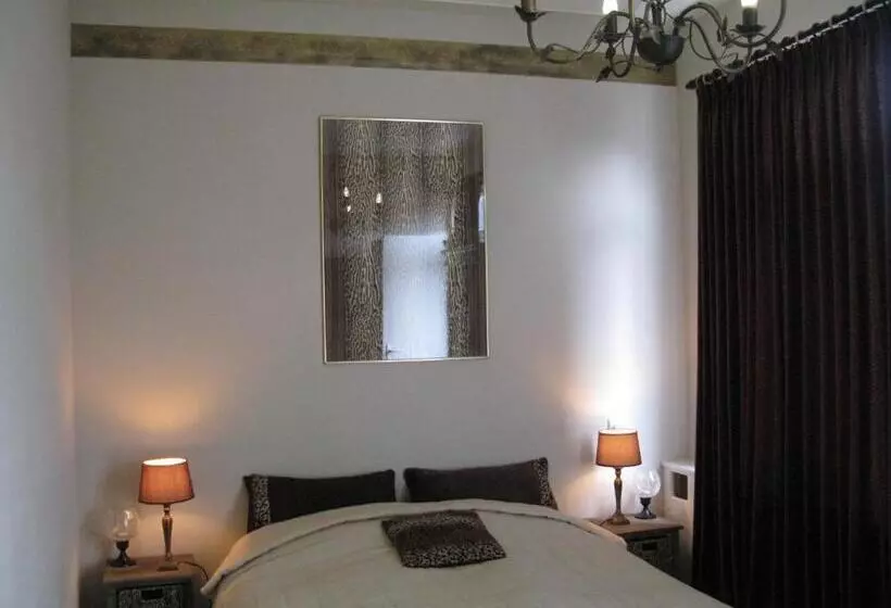 Bed & Breakfast Pension Zee En Duinzicht