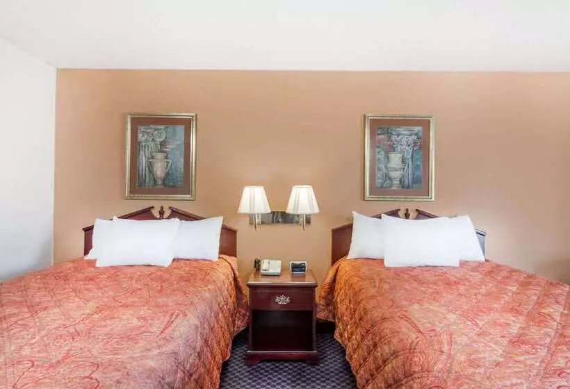 בית מלון כפרי Days Inn By Wyndham Martin