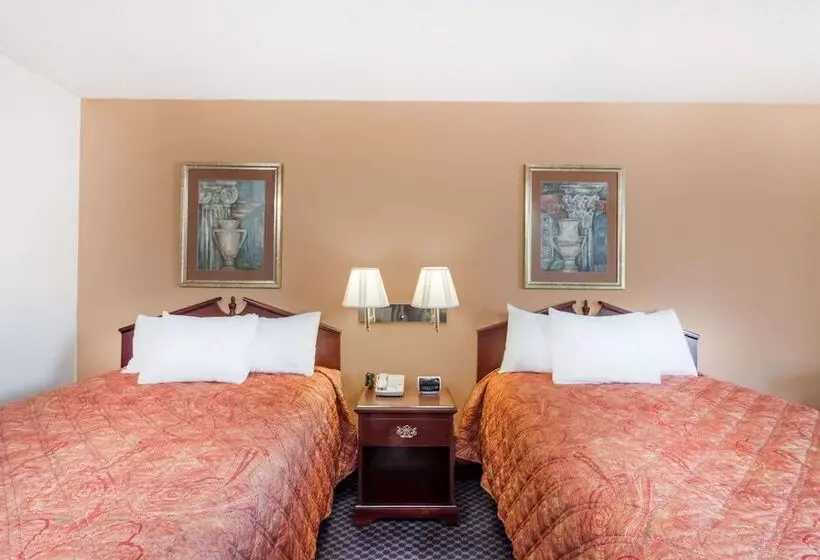 בית מלון כפרי Days Inn By Wyndham Martin