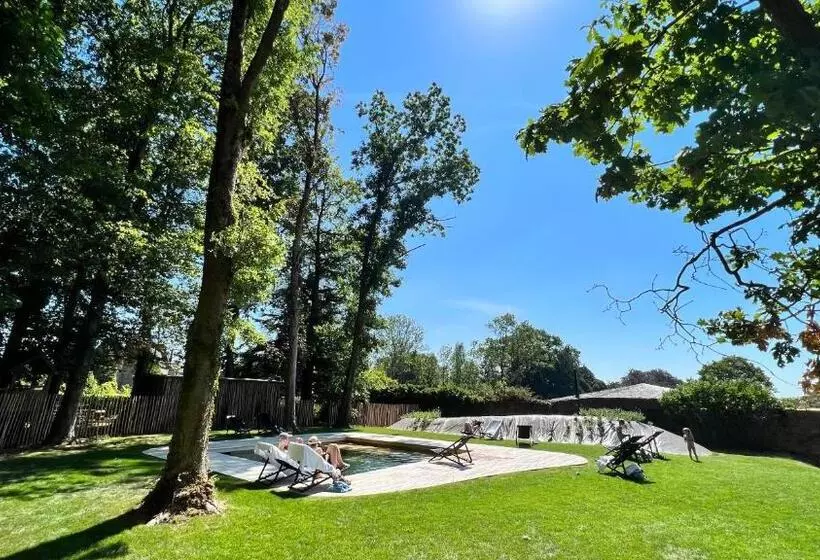 호텔 Domaine De Ronchinne Château Et Ecuries