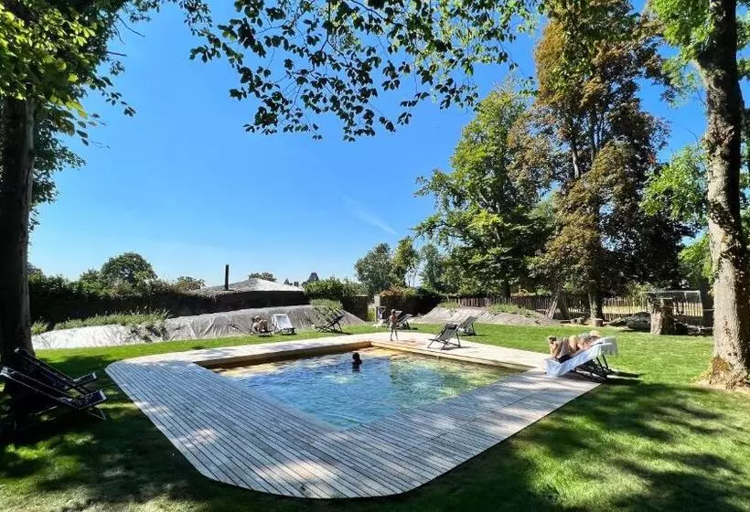 호텔 Domaine De Ronchinne Château Et Ecuries