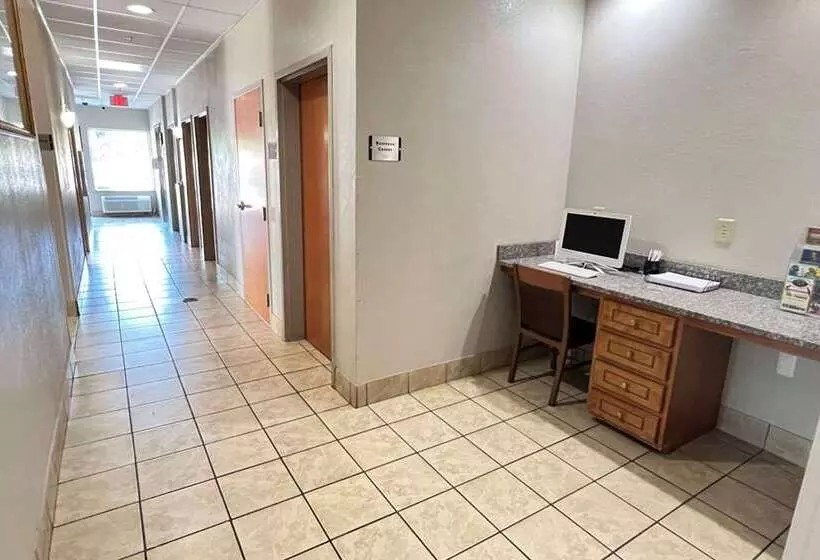 Отель Econo Lodge