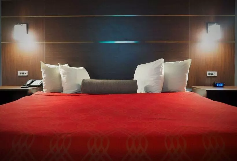 Отель Econo Lodge