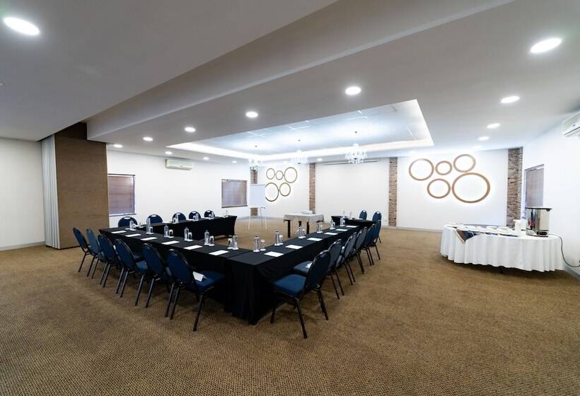 호텔 Gooderson Drakensberg Gardens Golf & Spa Resort