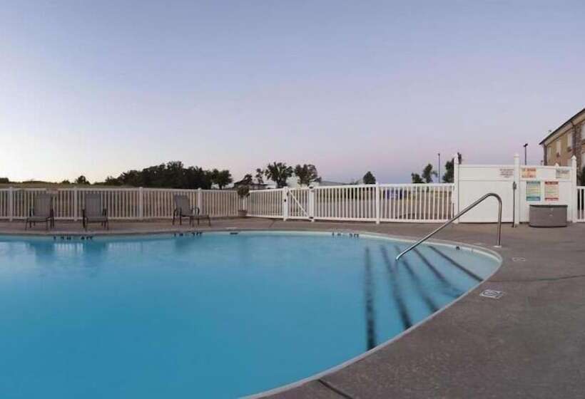 Holiday Inn Express Hotels & Suites Mountain Home, An Ihg