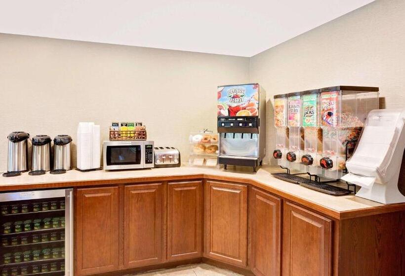 فندق Knights Inn Traverse City