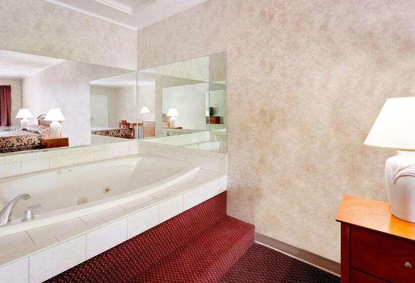 فندق Knights Inn Traverse City