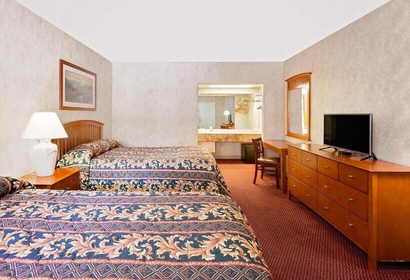 فندق Knights Inn Traverse City