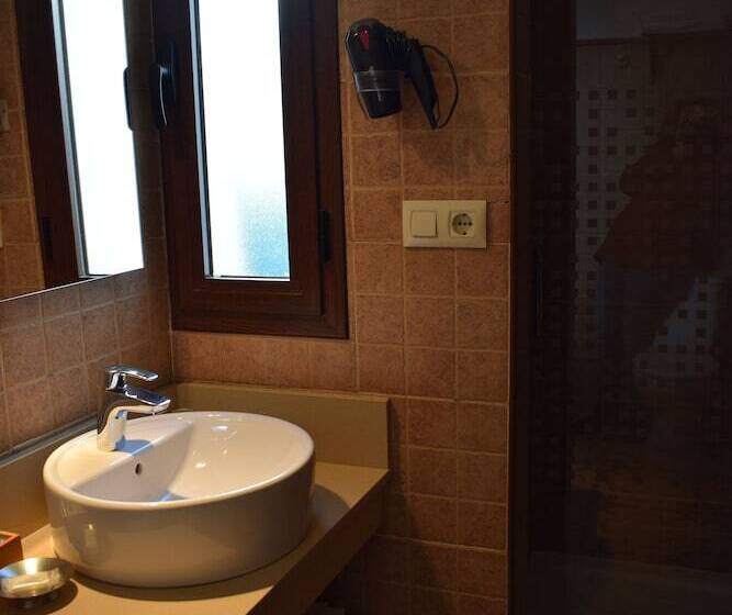 هتل Hostal Rural Molino Del Bombo