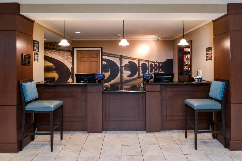 هتل Staybridge Suites Indianapolis Downtown Convention Center, An Ihg