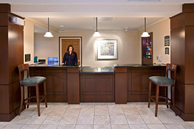 هتل Staybridge Suites Indianapolis Downtown Convention Center, An Ihg