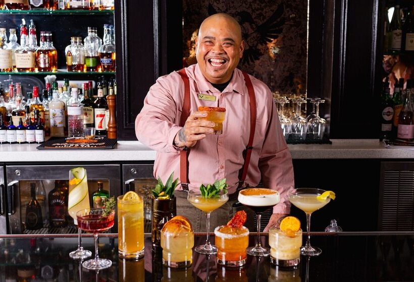 Отель Singing Hills Golf Resort