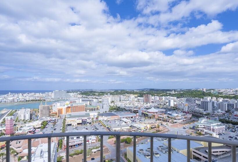 Hotel The Beach Tower Okinawa