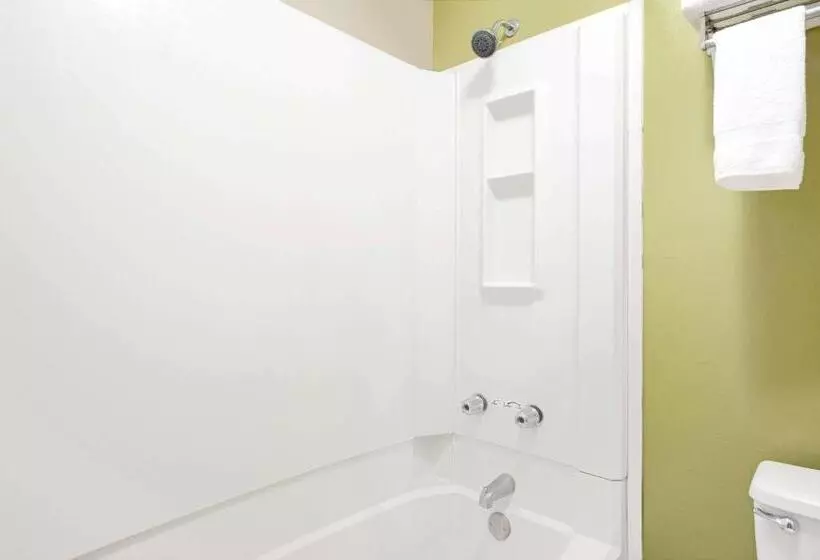 모텔 Super 8 By Wyndham Eureka/six Flags Nearby