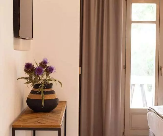 Athina Studios & Suites