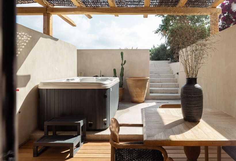 Athina Studios & Suites