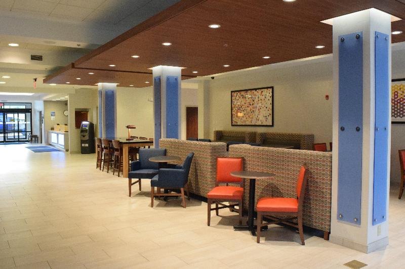 בית מלון כפרי Holiday Inn Express & Suites Rochester Webster By Ihg