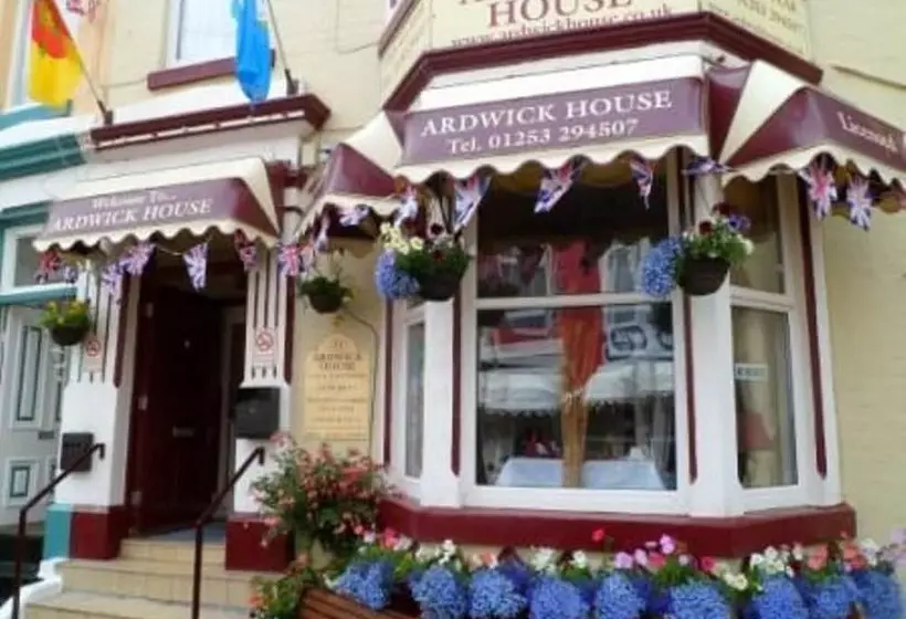 ホテル Ardwick House