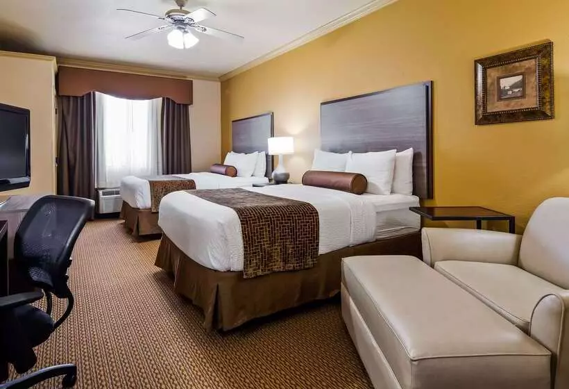 فندق Best Western Plus Crown Colony Inn & Suites