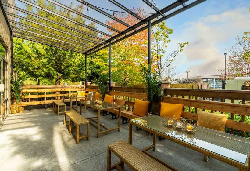 בית מלון כפרי Comfort Inn & Suites