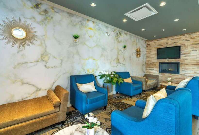 בית מלון כפרי Comfort Inn & Suites