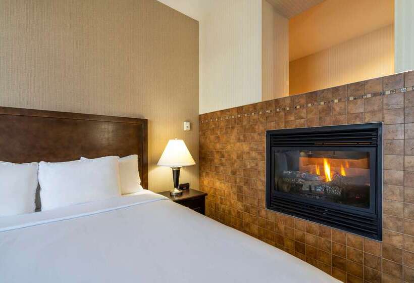 בית מלון כפרי Comfort Inn & Suites