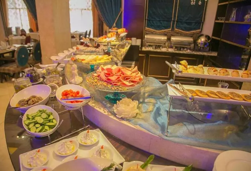 هتل Queens Suite