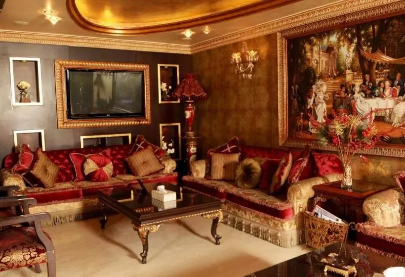 هتل Queens Suite