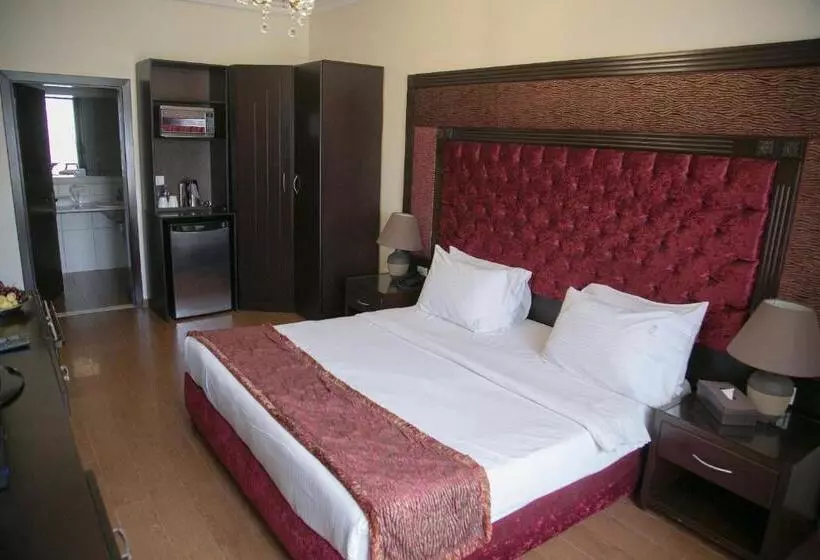 هتل Queens Suite