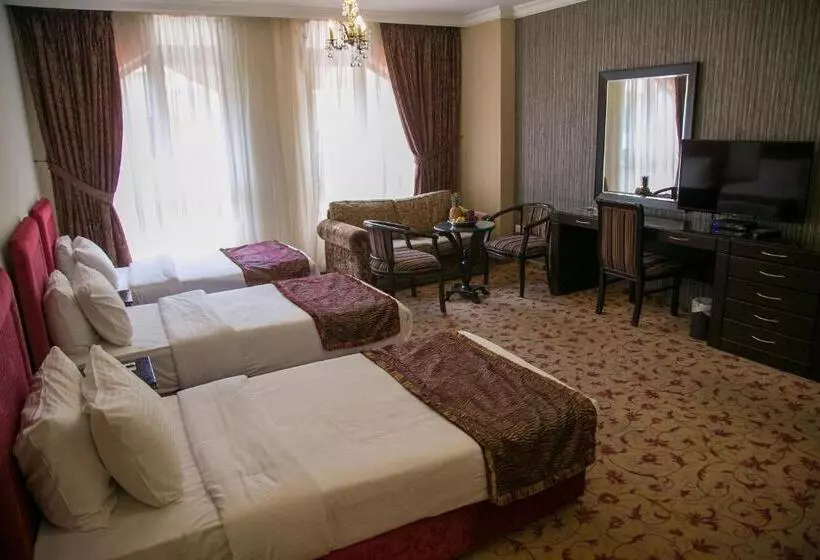 هتل Queens Suite