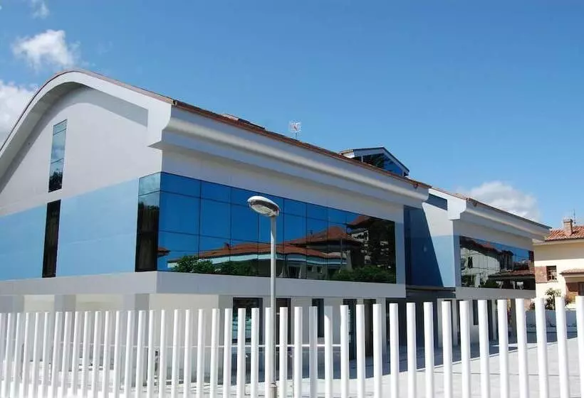 호텔 Villa Rosario Ii, Edificio Moderno