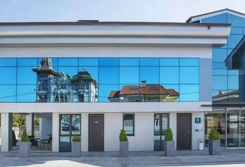 호텔 Villa Rosario Ii, Edificio Moderno