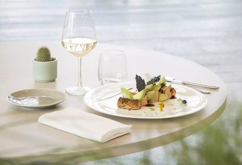 هتل Voco Milan Fiere, An Ihg