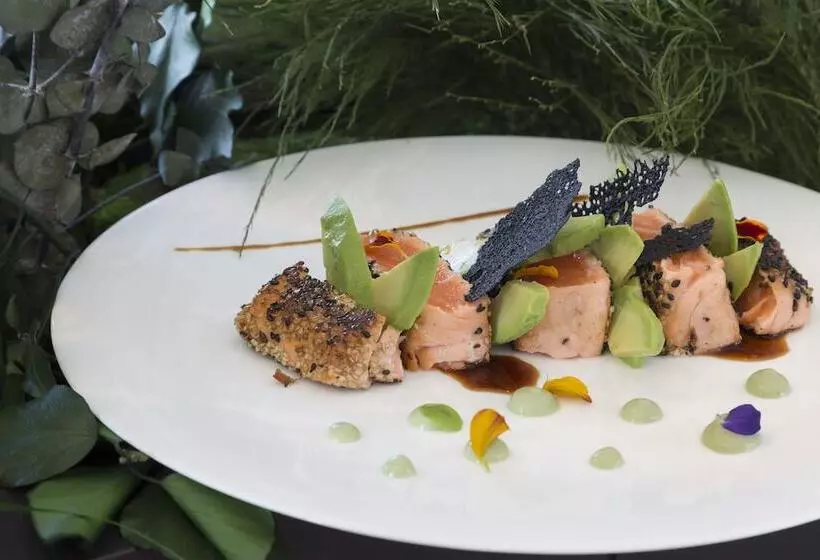 هتل Voco Milan Fiere, An Ihg