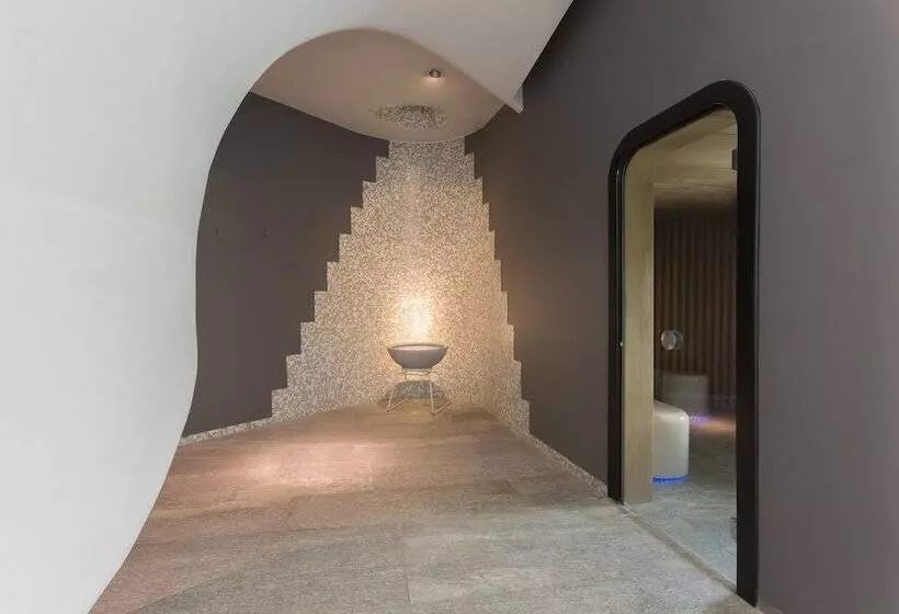 هتل Voco Milan Fiere, An Ihg