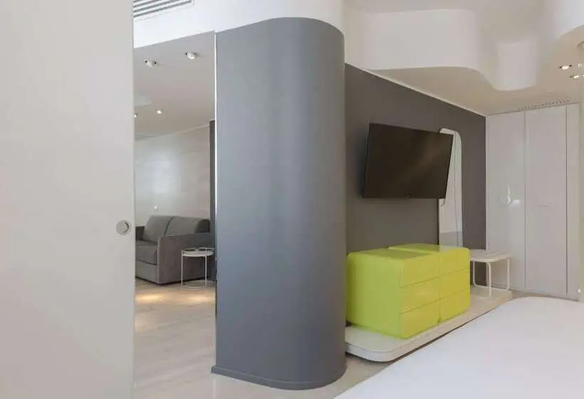 هتل Voco Milan Fiere, An Ihg