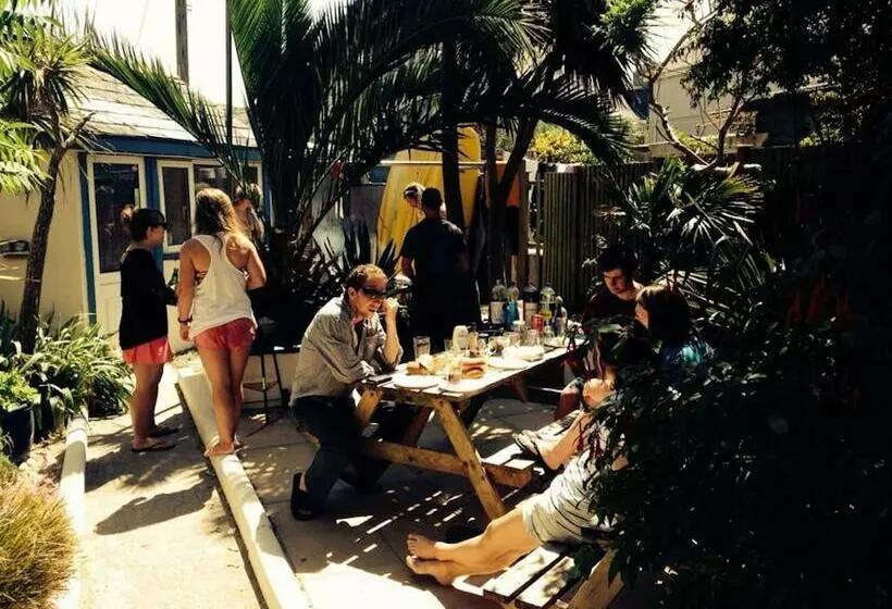 호스텔 Base Surf Lodge