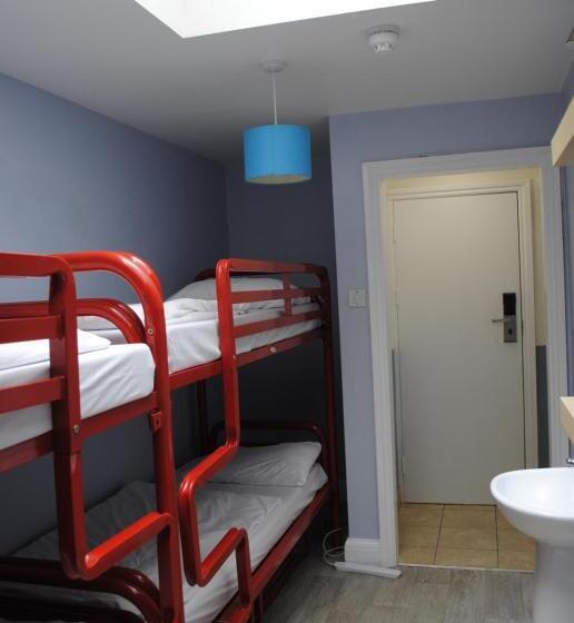 Astor Victoria Hostel