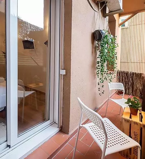 Aqua Apartment By Olala Homes