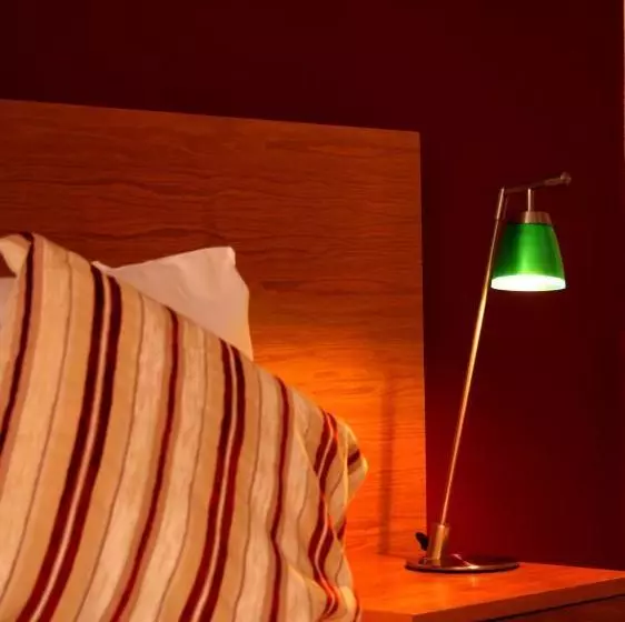 تختخواب و صبحانه Newton